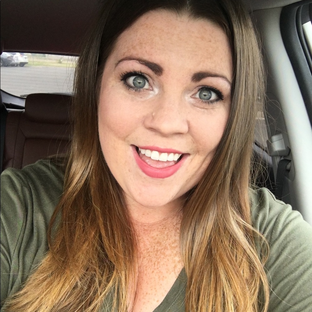 Meet your Posher, Ashley